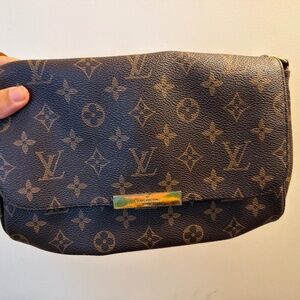 Crossbody bag size MM